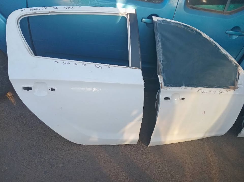 2012 Hyundai i20 doors for sale @ circle 7 used parts my number WhatsApp or cell