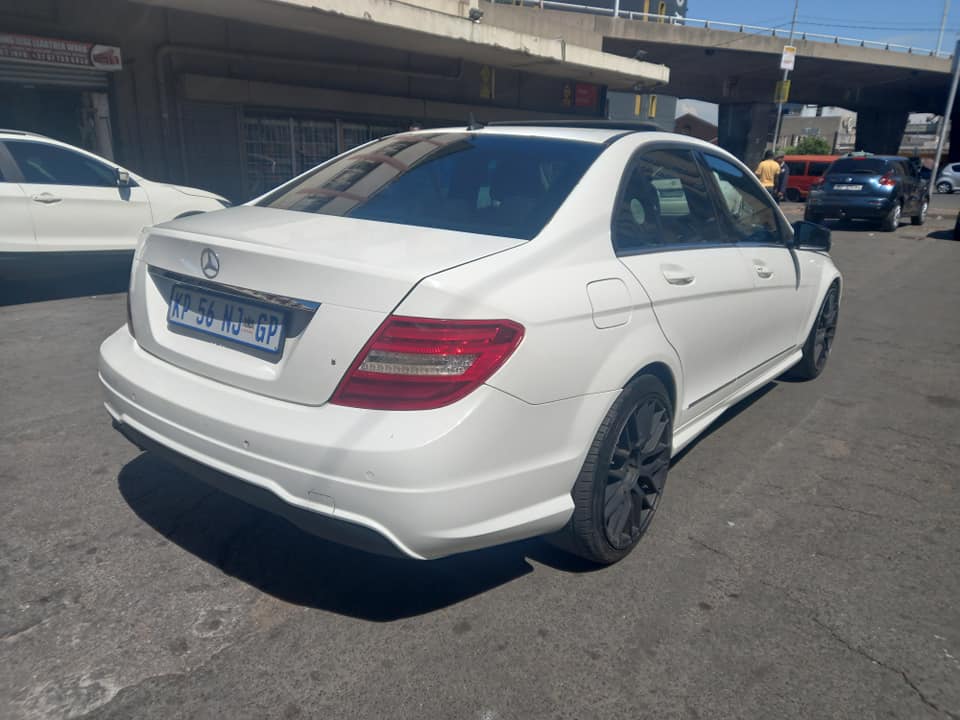 2014 MERCEDES BENZ C180 DIESEL, MANUAL TRANSMISSION, WHITE COLOUR, MILEAGE
