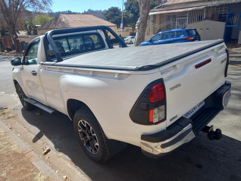 2021 TOYOTA HILUX SINGLE CAB 2.4 GD6 ENGINE DIESEL, MANUAL, WHITE COLOR