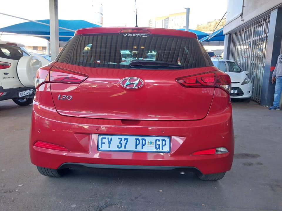 2017 HYUNDAI I20 1.4 70 000KM MAROON COLOR AUTOMATIC PETROL