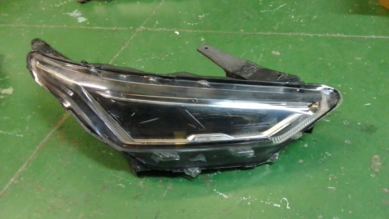 Nissan magnite Rhs headlight - Private Seller