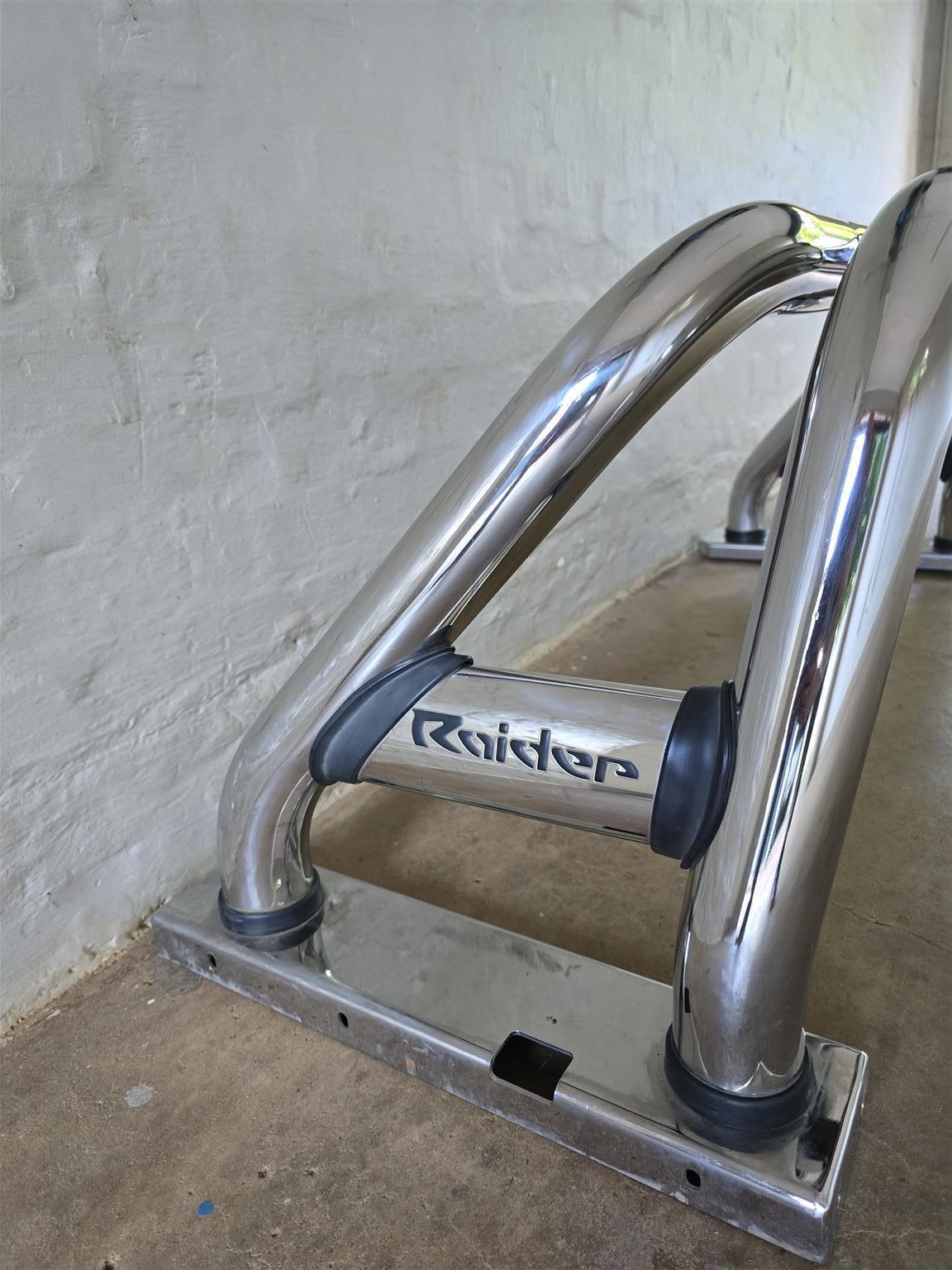 Toyota Raider Roll Bar Stainless Steel - Private Seller Toyota Raider Roll Bar Stainless Steel - Private Seller