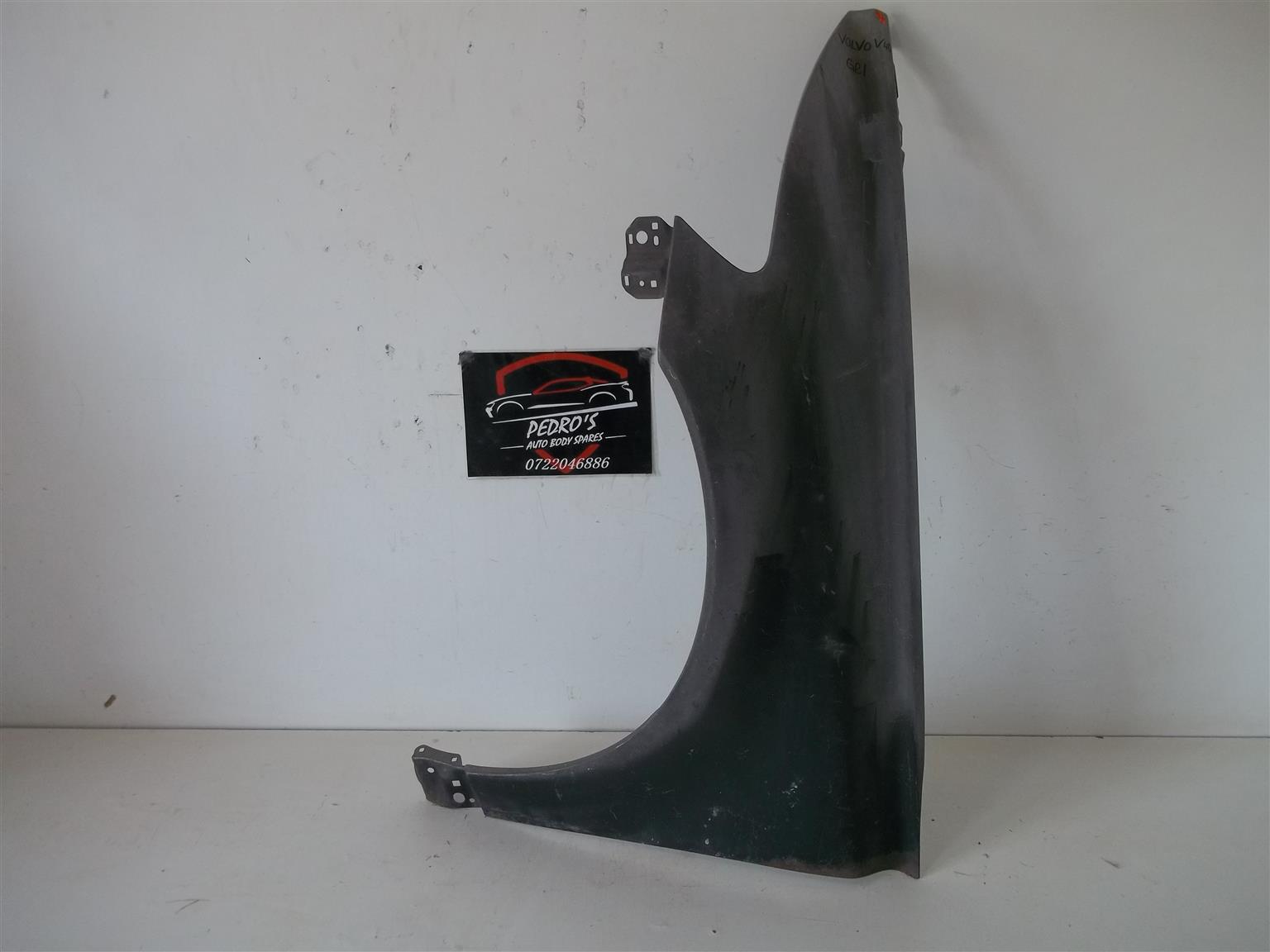 Volvo V40 left front fender - Private Seller Volvo V40 left front fender - Private Seller
