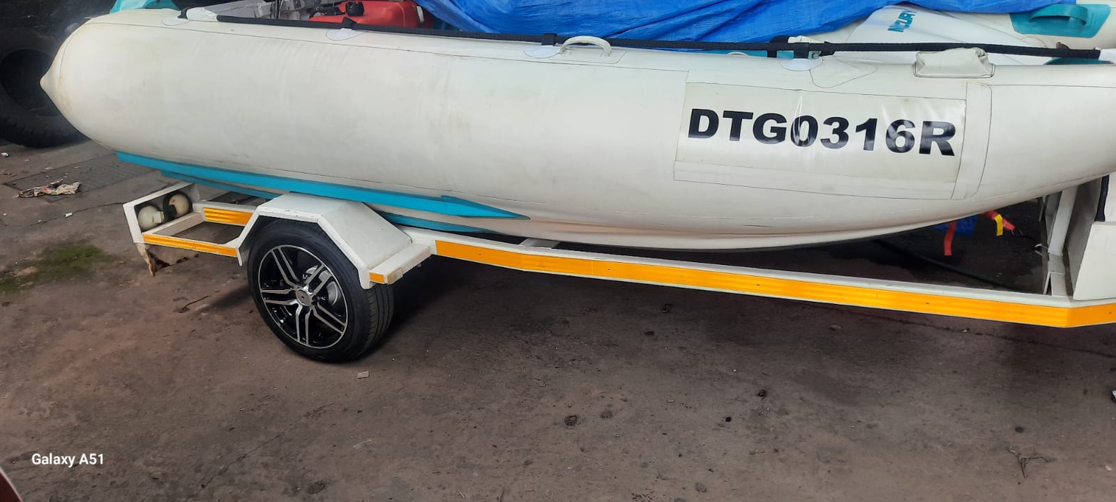 Boat skee