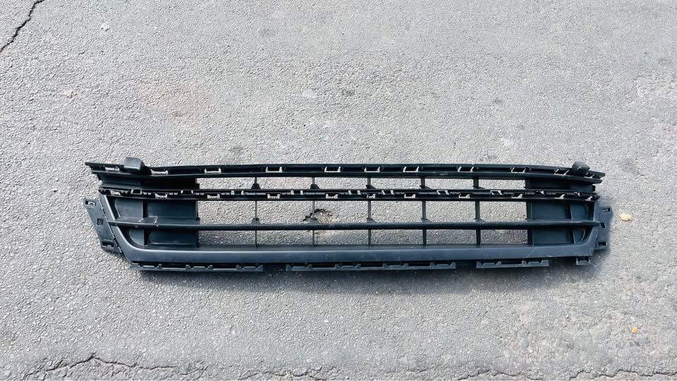 VW Jetta 6 Grill 2015 - Private Seller VW Jetta 6 Grill 2015 - Private Seller