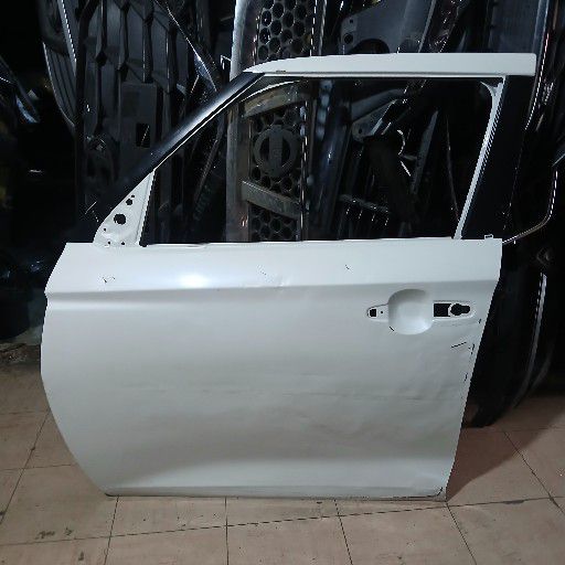 Suzuki swift door - Private Seller Suzuki swift door - Private Seller