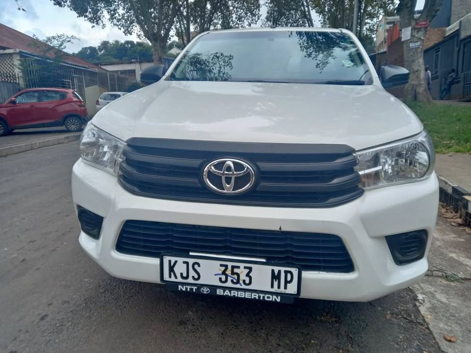 2021 TOYOTA HILUX SINGLE CAB 2.0 VVTI PETROL, MANUAL 4X2 LOW RIDER WHITE, 56000KMS,