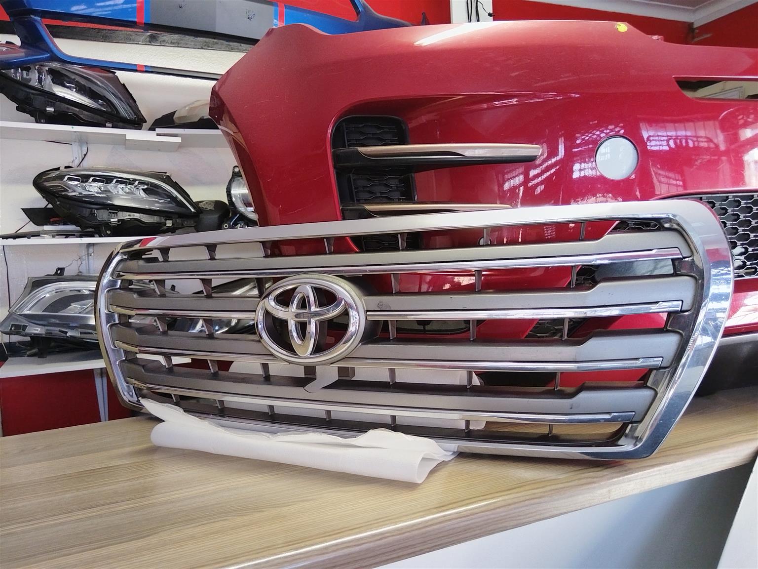 2016 TOYOTA LAND CRUISER MAIN GRILL AVAILABLE FOR SALE - Private Seller 2016 TOYOTA LAND CRUISER MAIN GRILL AVAILABLE FOR SALE - Private Seller