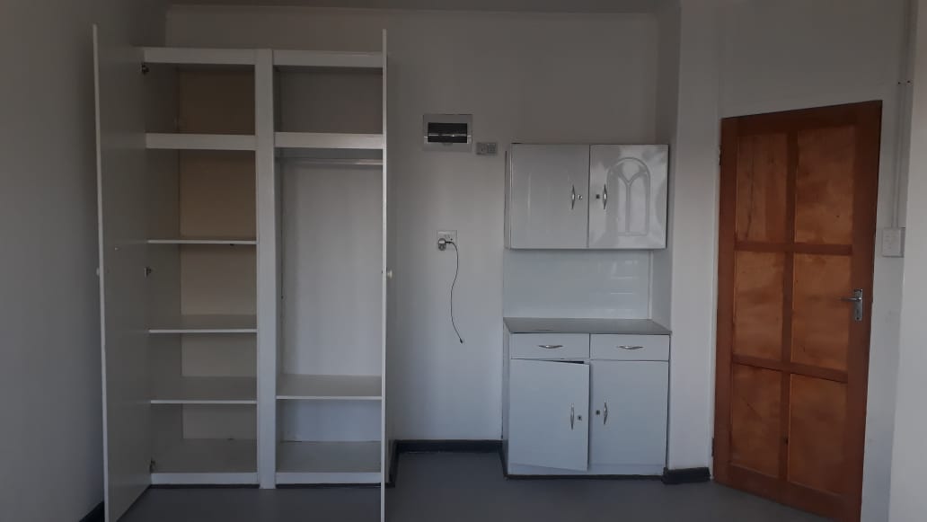 COME VIEW! LOVELY BACHELOR FLAT AVAILABLE 1 AUGUST 2024 PLANTATION