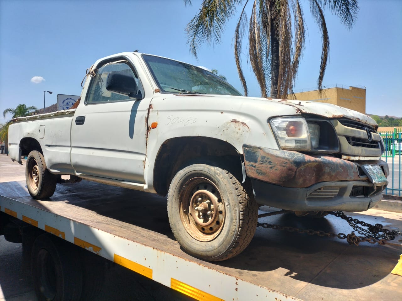 TOYOTA HILUX 2.0 PETROL BAKKIE STRIPPING FOR SPARES - Private Seller TOYOTA HILUX 2.0 PETROL BAKKIE STRIPPING FOR SPARES - Private Seller