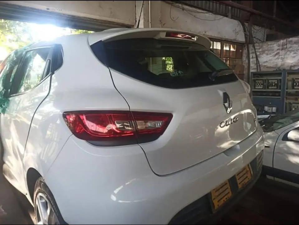 Renault clio stripping for spares - Private Seller Renault clio stripping for spares - Private Seller