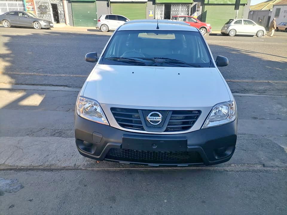 2023 Nissan Np200 1.6i Bakkie with a Canopy Spare key 2023 Nissan Np200 1.6i Bakkie with a Canopy Spare key