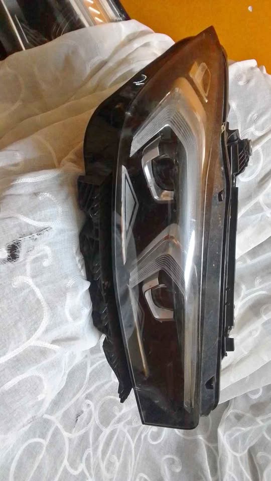 BMW G20 facelift headlight - Private Seller BMW G20 facelift headlight - Private Seller