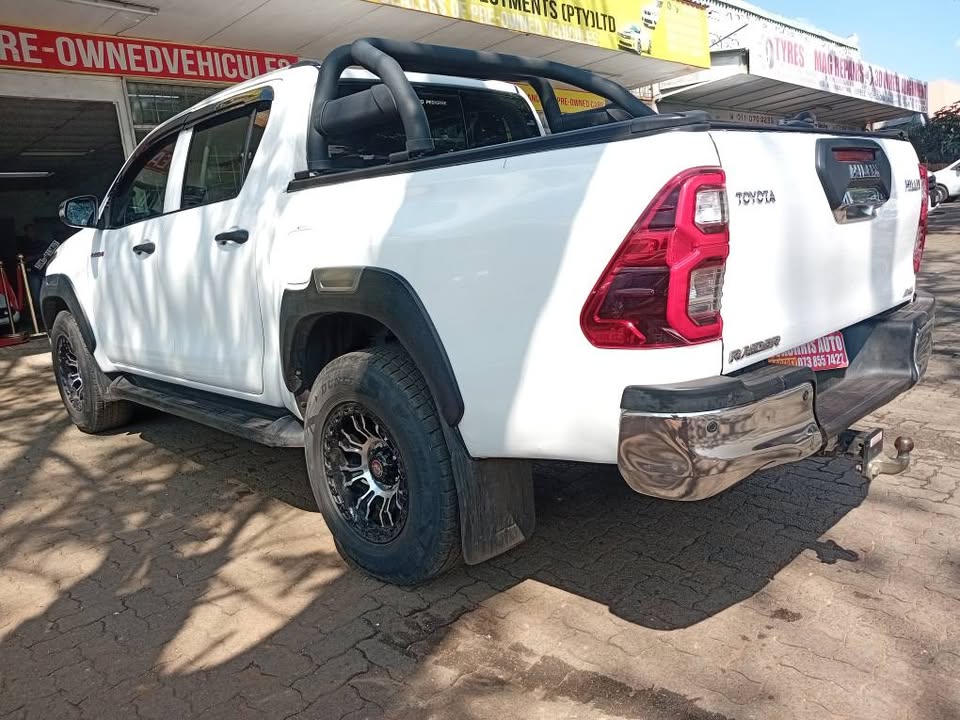 Used Toyota Hilux 2.4GD-6 double cab 4x4 SR - Private Seller
