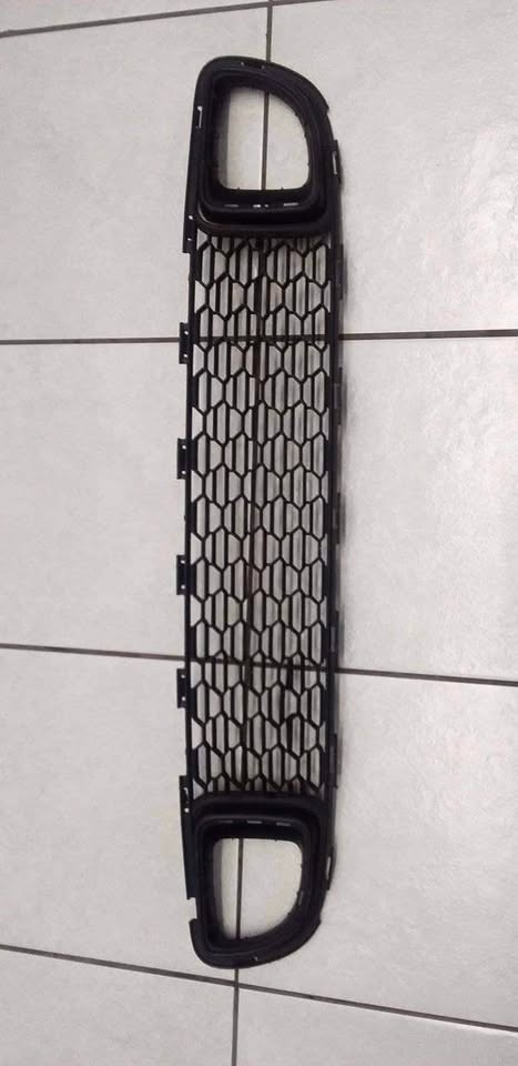 MINI R55 R56 R57 FRONT BUMPER LOWER CENTER GRILLE - Private Seller MINI R55 R56 R57 FRONT BUMPER LOWER CENTER GRILLE - Private Seller