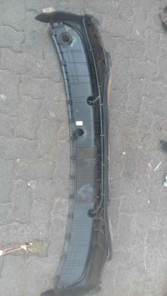 HYUNDAI VENUE WIPER COWLING 2020 MODEL - Private Seller HYUNDAI VENUE WIPER COWLING 2020 MODEL - Private Seller
