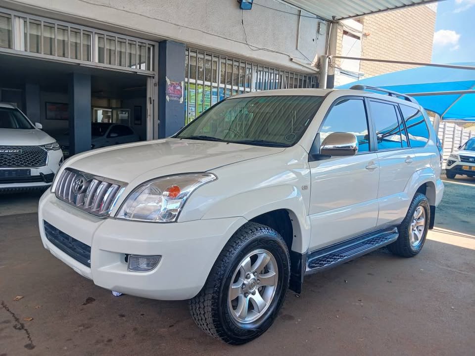 2009 TOYOTA PRADO V6 4.0 4X4 Transmission: Manual Mileage: 191000km Fueltype: Petrol White
