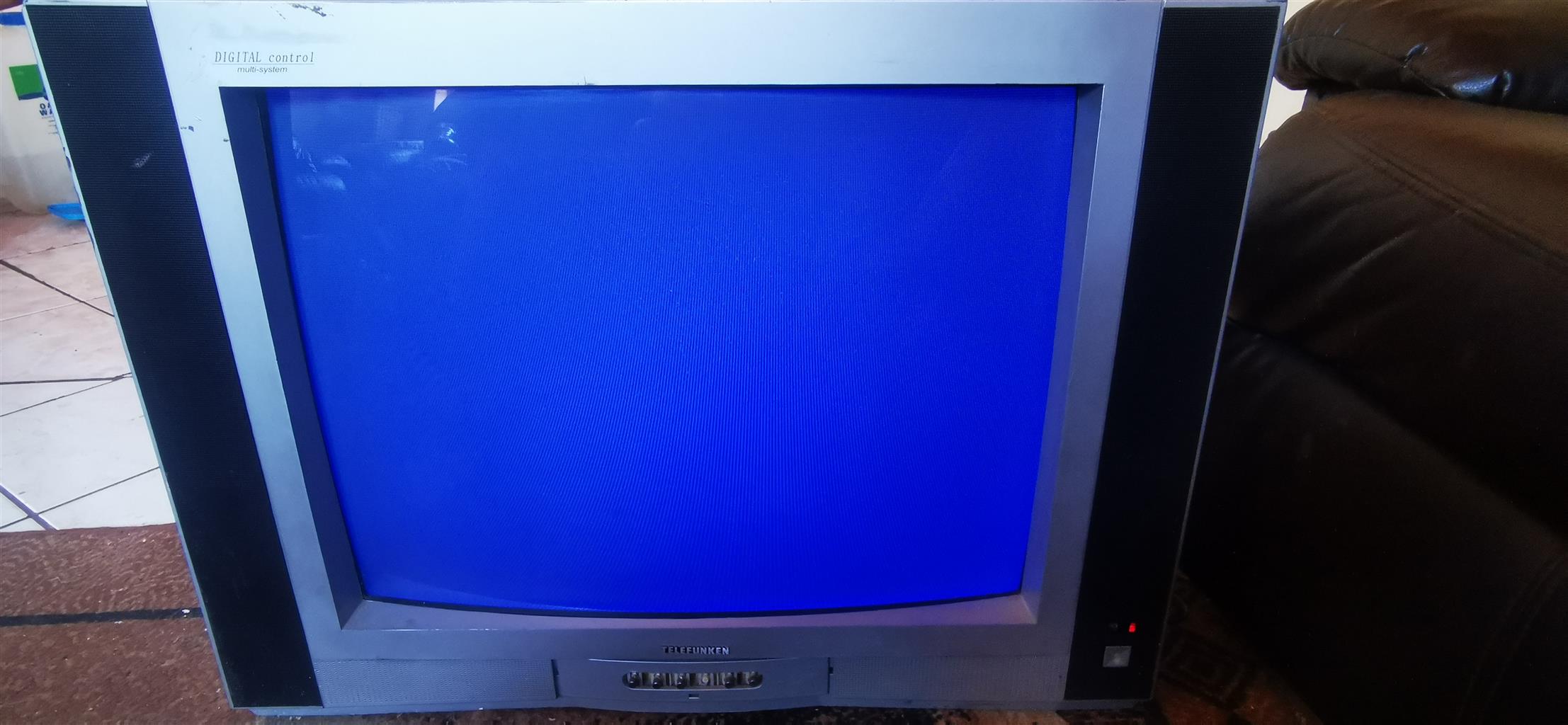 74cm telefunken box TV 74cm telefunken box TV