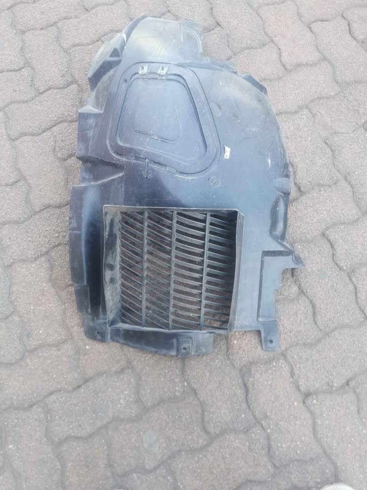 BMW M5/M6 right front fender liner - Private Seller BMW M5/M6 right front fender liner - Private Seller