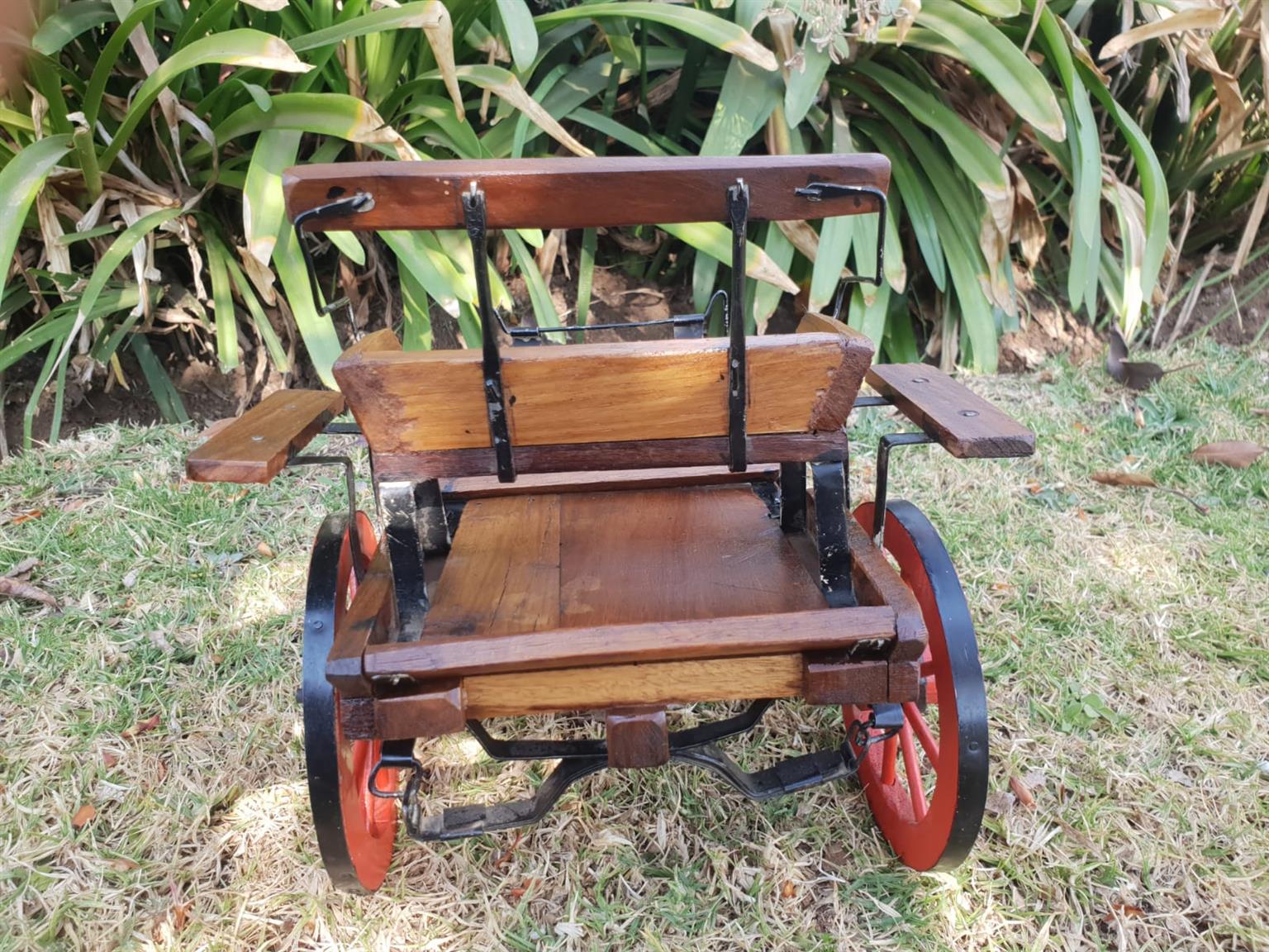 Vintage Hand Made Model 'Kapkar' (buggie)
