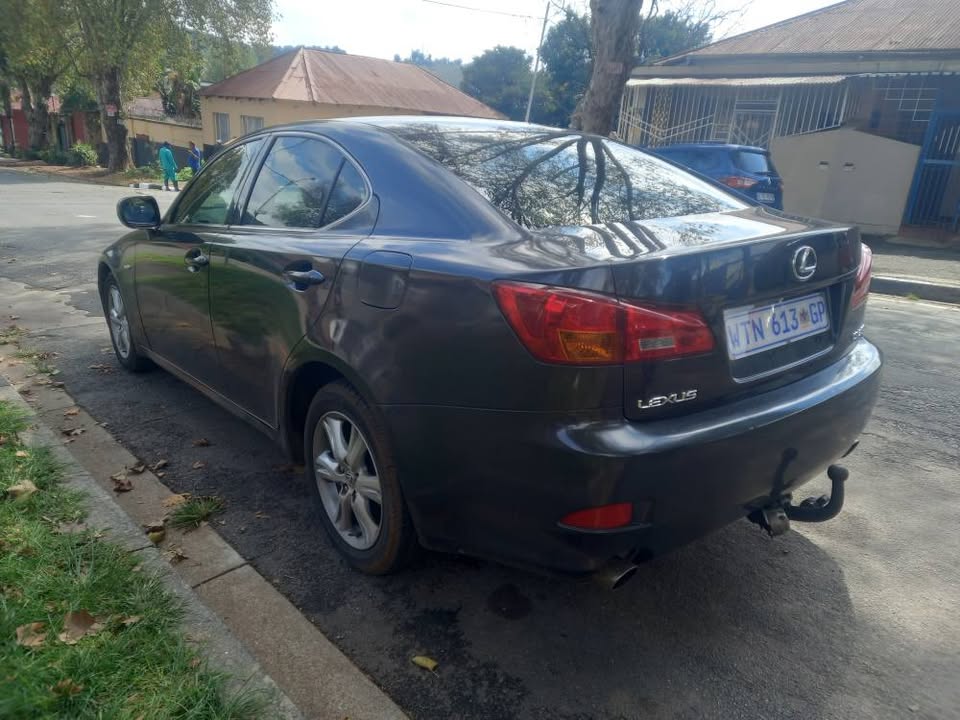 2008 LEXUS IS250 PETROL, AUTOMATIC, GREY, SERVICE BOOK, LEATHER SEATS