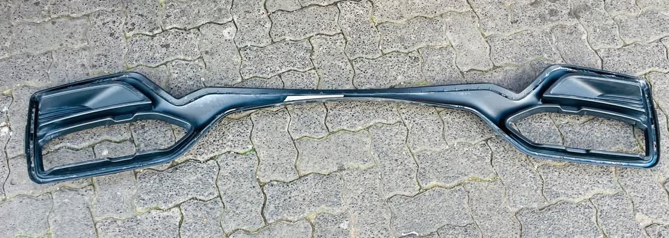Renault Kiger center grille - Private Seller