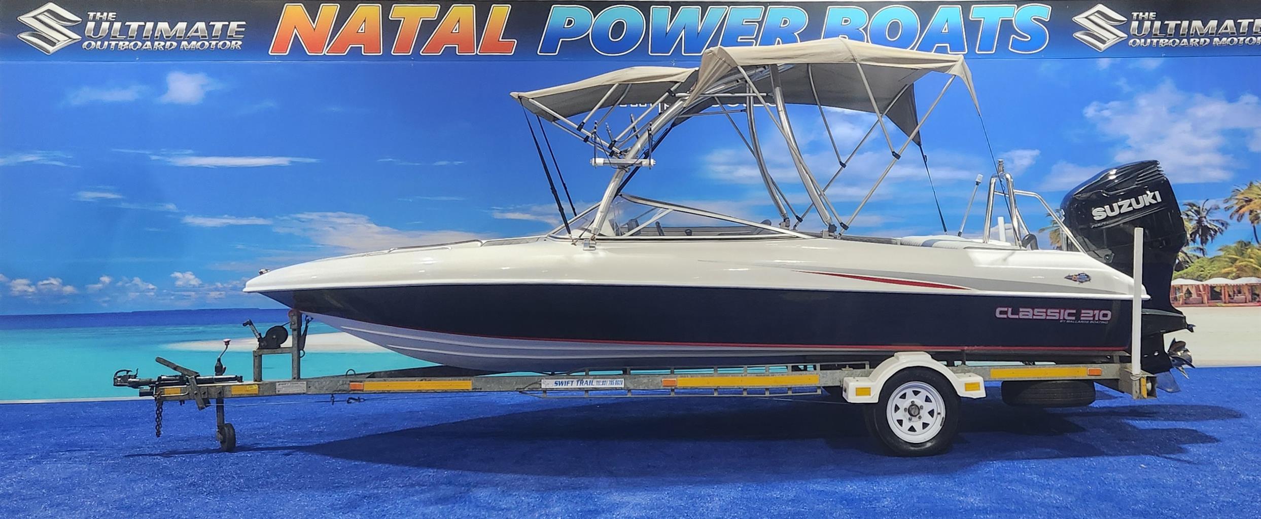 CLASSIC 210 ON TRAILER 300 HP SUZUKI 4 STROKE 2017 MODEL MOTOR 128 HOUR