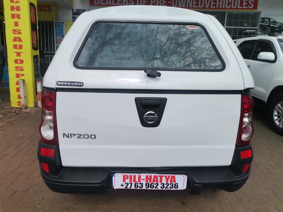 2015 NISSAN NP200 1.6 CANOPY MANUAL