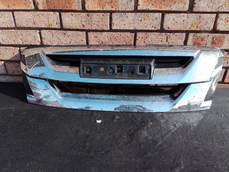 Isuzu Kb Facelift Main Grill - Private Seller Isuzu Kb Facelift Main Grill - Private Seller