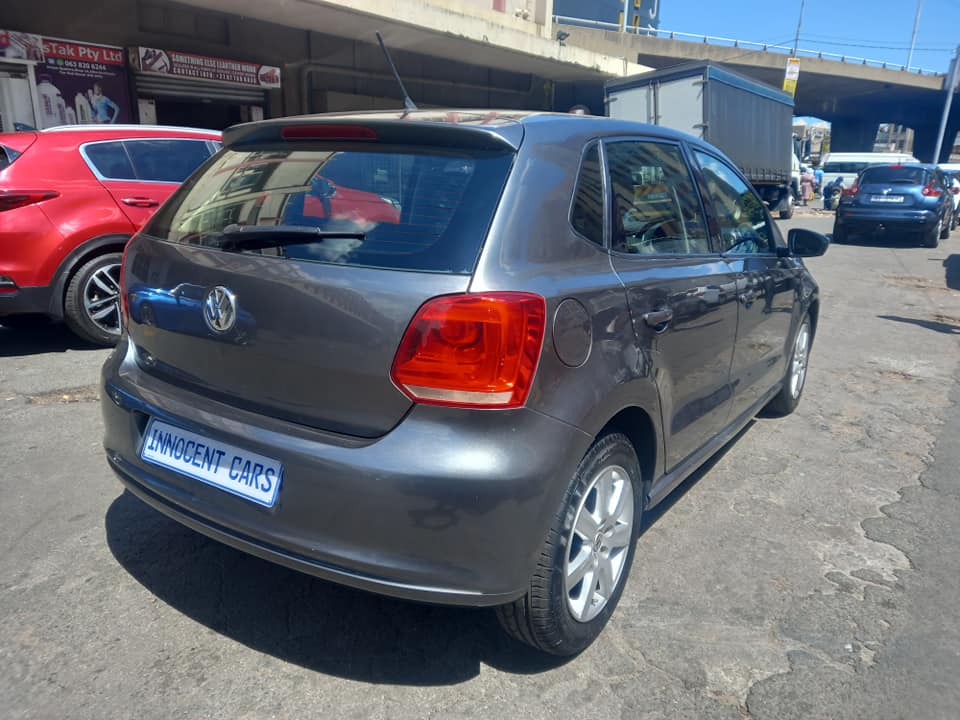2012 VW 6 1.6 COMFORTLINE PETROL, MANUAL, GREY COLOR, MILEAGE 80000KM