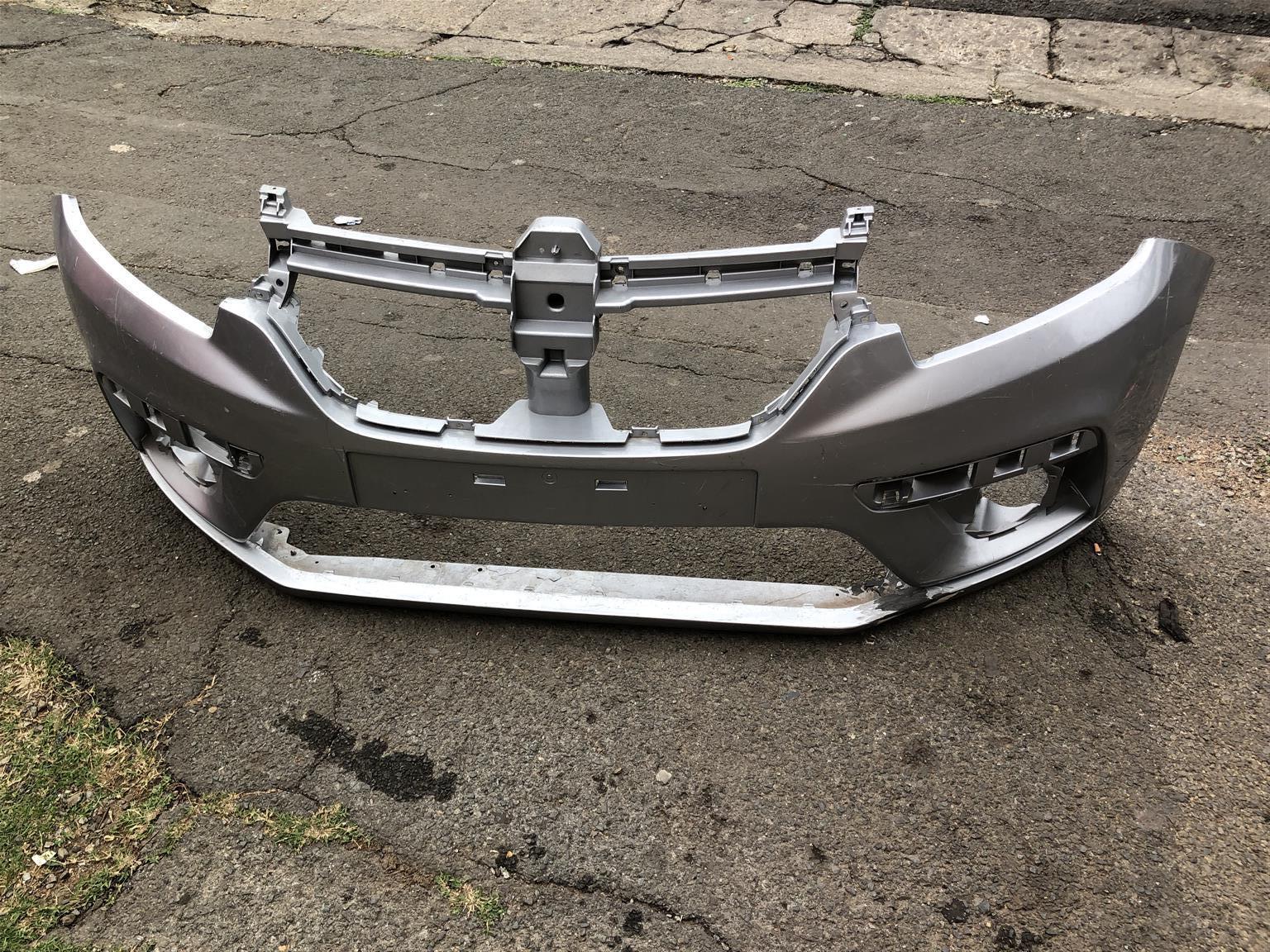 Front bumper Renault sandero - Private Seller