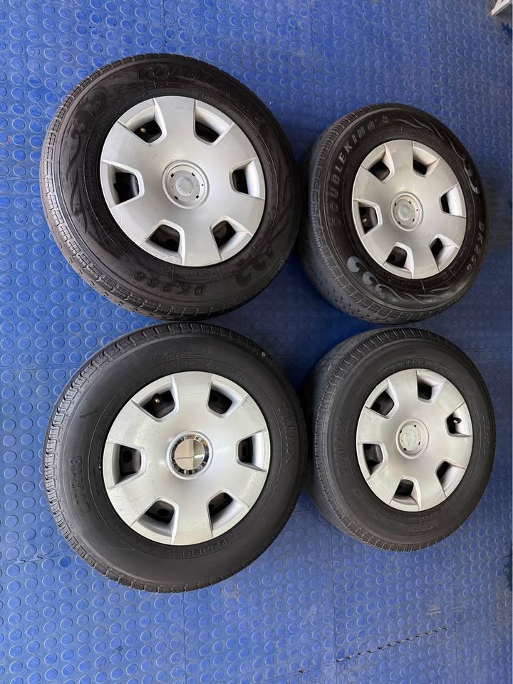 15 INCH TOYOTA QUANTAM STEELIES+TYRES PRE- OWNED - Private Seller 15 INCH TOYOTA QUANTAM STEELIES+TYRES PRE- OWNED - Private Seller