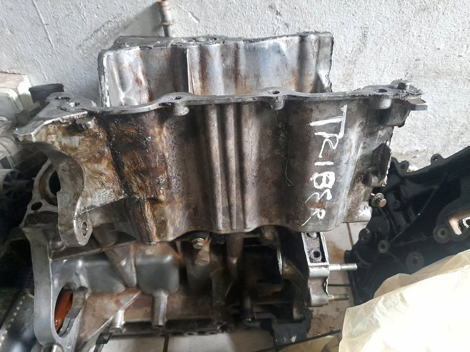 RENAULT TRIBER OIL SUMP AVAILABLE - Private Seller RENAULT TRIBER OIL SUMP AVAILABLE - Private Seller