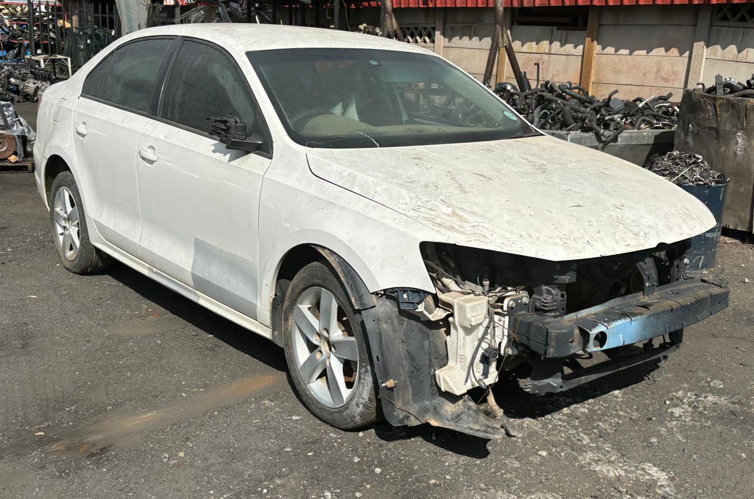 VOLKSWAGEN 2015 #CBZ JETTA 6 FOR STRIPPING - Private Seller
