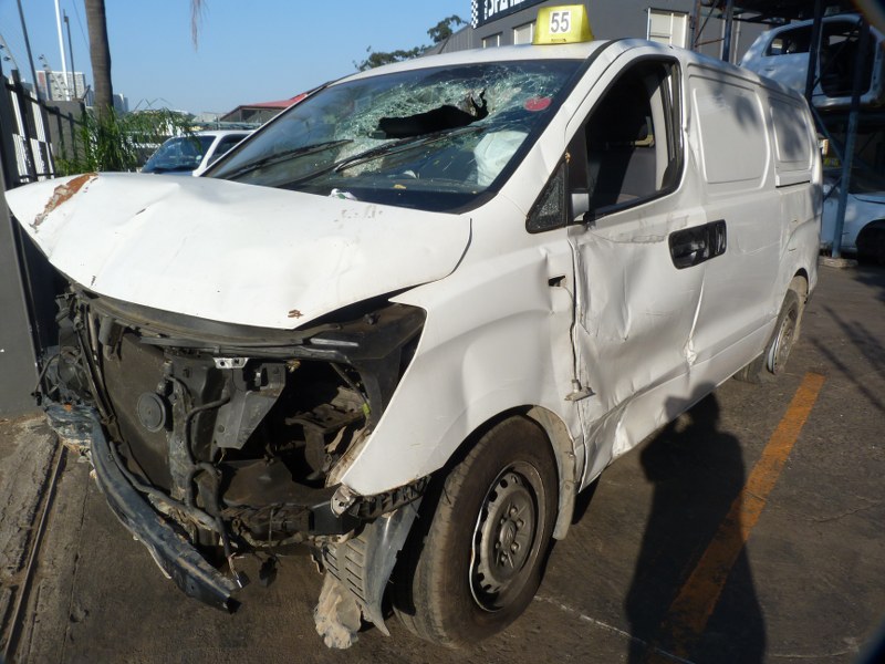 Hyundai H-1 2.5 AT White - 2014 STRIPPING FOR SPARES - Private Seller Hyundai H-1 2.5 AT White - 2014 STRIPPING FOR SPARES - Private Seller