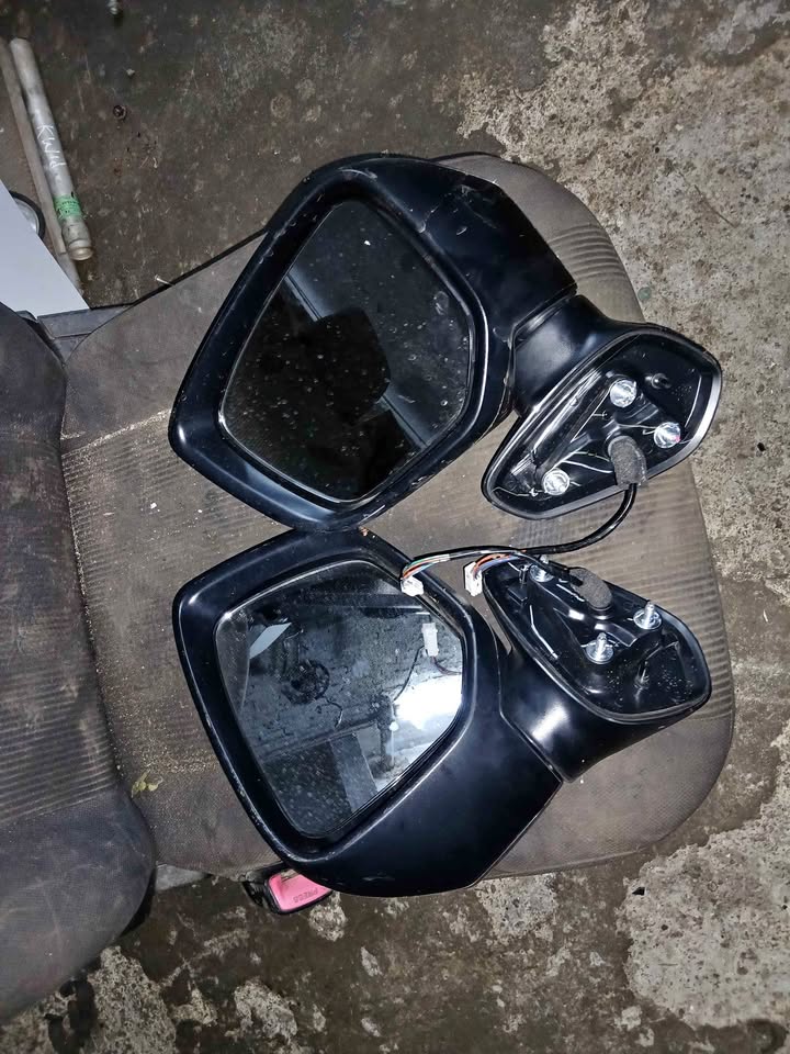 Mitsubishi xpander electric side mirror both sides - Private Seller Mitsubishi xpander electric side mirror both sides - Private Seller