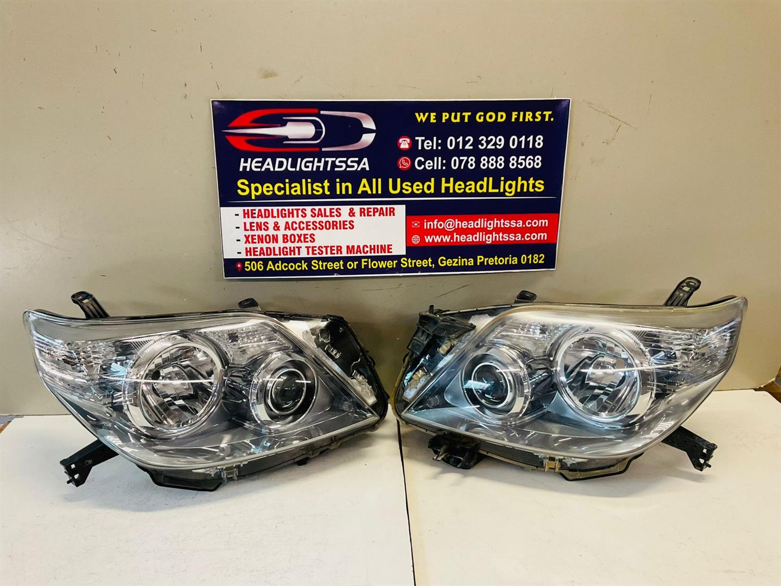 Land Cruiser Prado FJ150 left and right side xenon headlights - Private Seller Land Cruiser Prado FJ150 left and right side xenon headlights - Private Seller
