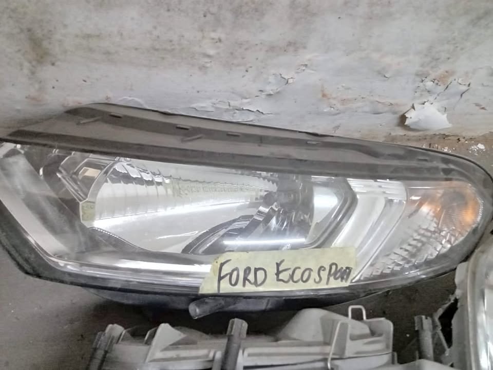 FORD ECOSPORT HEADLIGHT - Private Seller FORD ECOSPORT HEADLIGHT - Private Seller