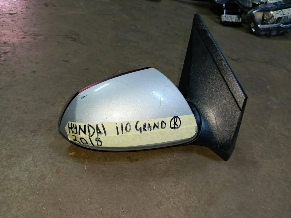 Hyundai i10 Grand 2018 mirror Rightside - Private Seller Hyundai i10 Grand 2018 mirror Rightside - Private Seller