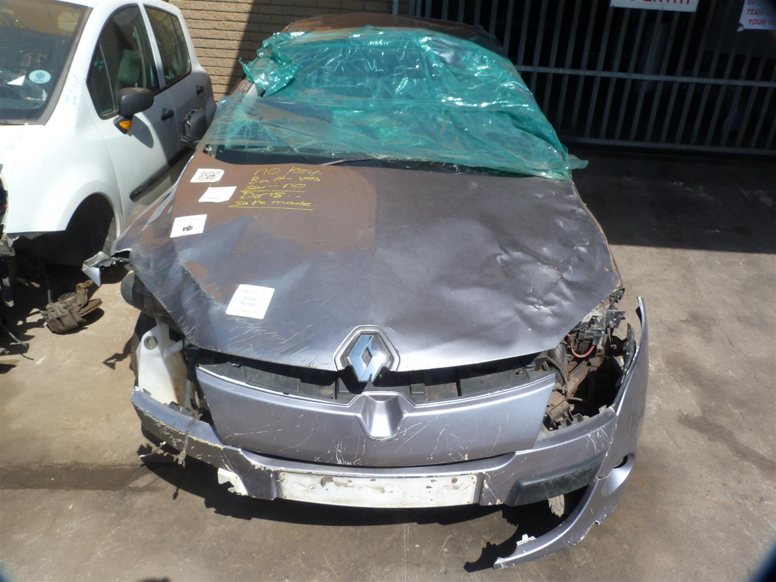 Grey Renault Megane 3 1,4 Turbo Manual - 2013 Spares - Private Seller Grey Renault Megane 3 1,4 Turbo Manual - 2013 Spares - Private Seller