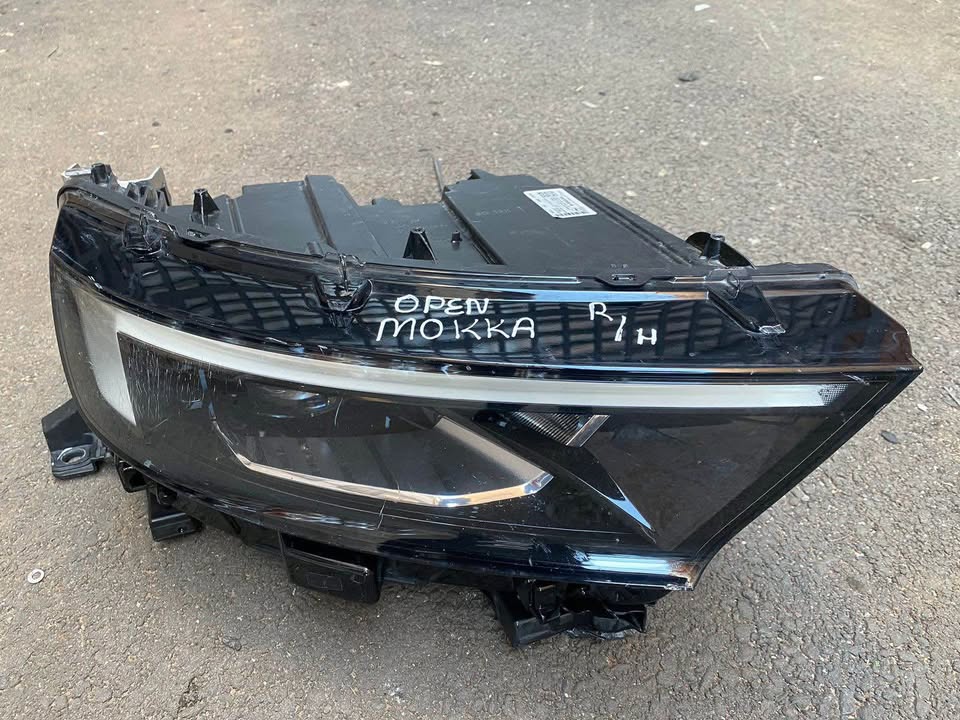 Opel MOKKA headlight - Private Seller Opel MOKKA headlight - Private Seller