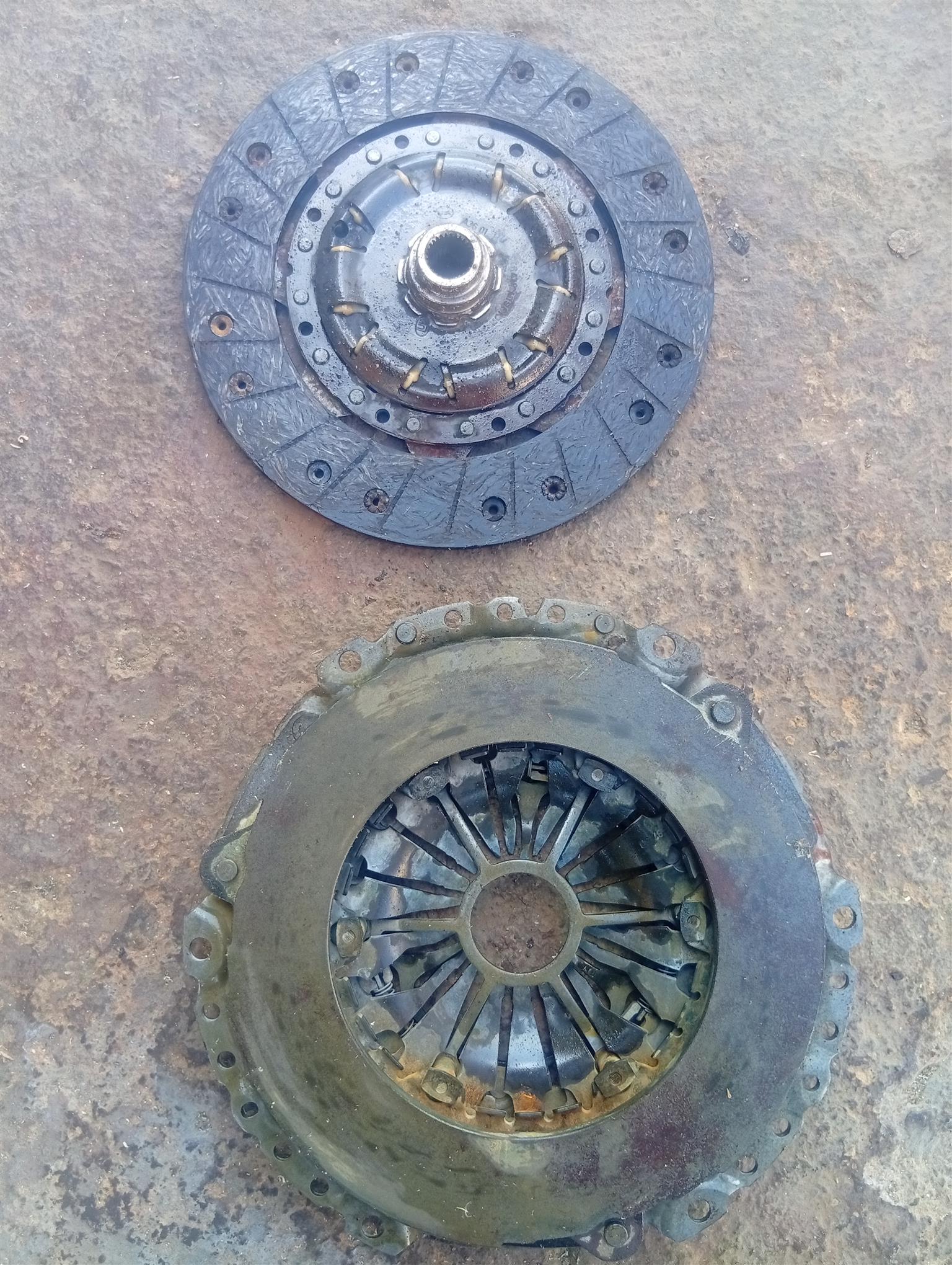 Opel Corsa eco flex 1.0 clutch and pressure plate - Private Seller Opel Corsa eco flex 1.0 clutch and pressure plate - Private Seller