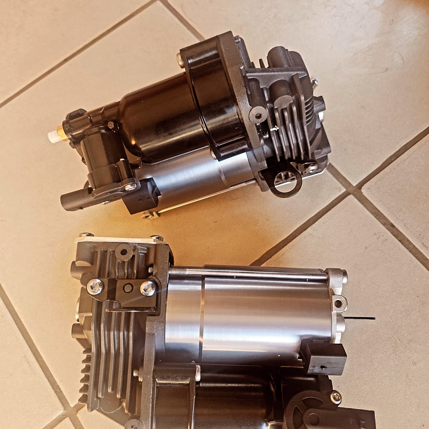 Mercedes Benz New Air Suspension Pumps - Private Seller