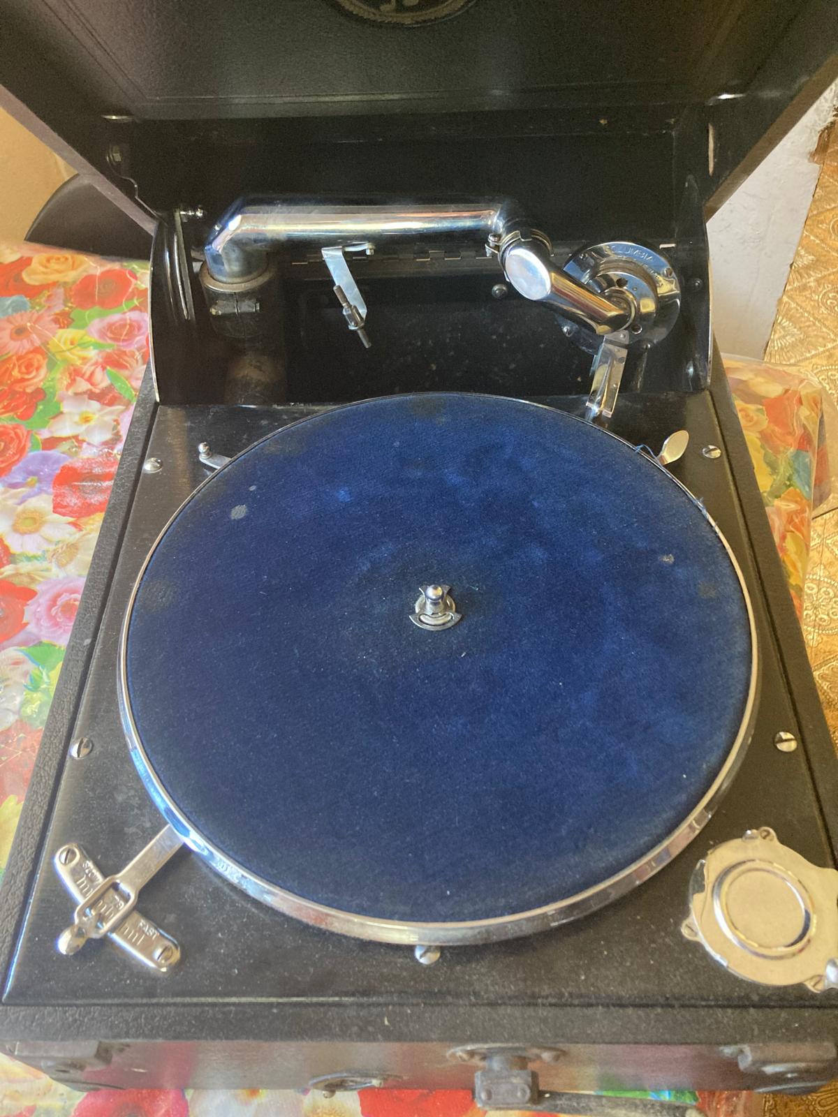 Antique Gramophone player: Viva-Tonal Columbia Grafonola 202A