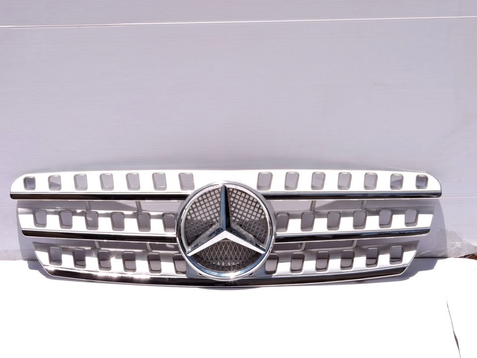 Mercedes benz ML W163 Grille - Private Seller