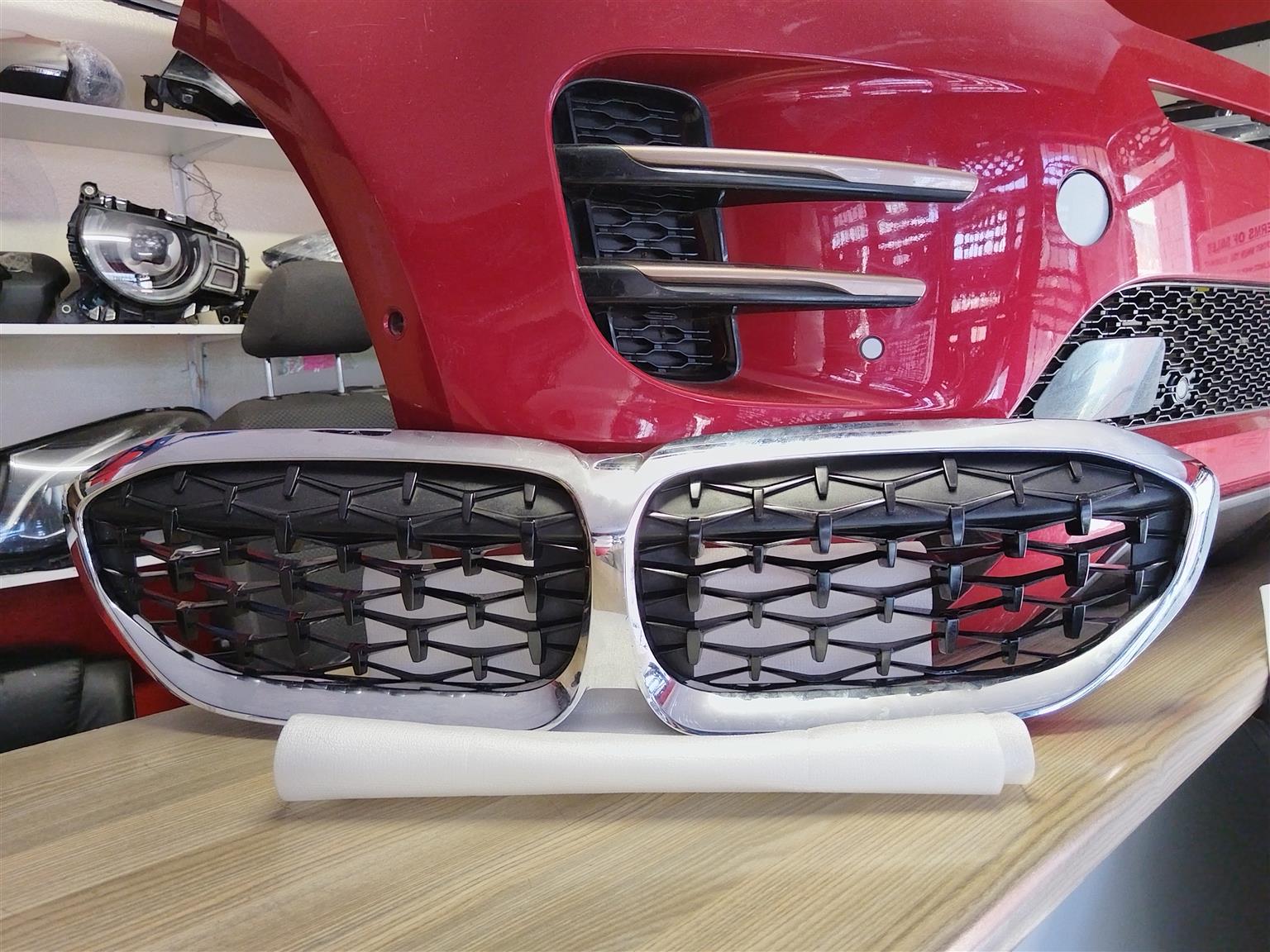 2021 BMW G20 3 SERIES MAIN GRILL AVAILABLE FOR SALE - Private Seller 2021 BMW G20 3 SERIES MAIN GRILL AVAILABLE FOR SALE - Private Seller