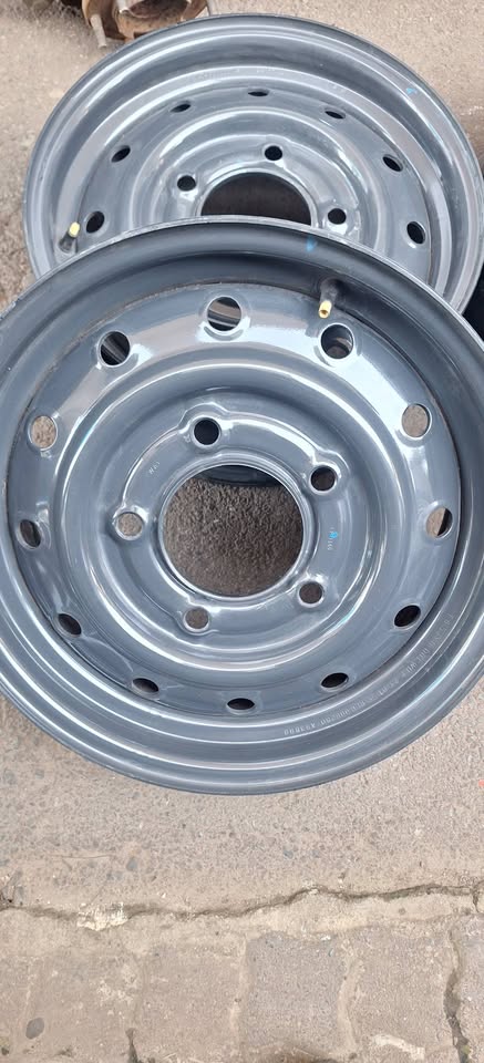 Mahindra scorpio rims available - Private Seller