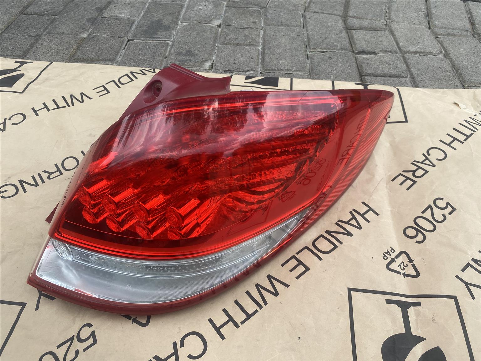 2015 HYUNDAI VELOSTER LED TAIL LIGHT RIGHT SIDE FOR SALE. IN PRISTINE CONDITION - Private Seller 2015 HYUNDAI VELOSTER LED TAIL LIGHT RIGHT SIDE FOR SALE. IN PRISTINE CONDITION - Private Seller