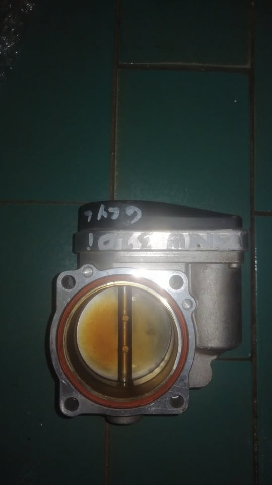 BMW 320i BMW 6 cylinder throttle body - Private Seller BMW 320i BMW 6 cylinder throttle body - Private Seller