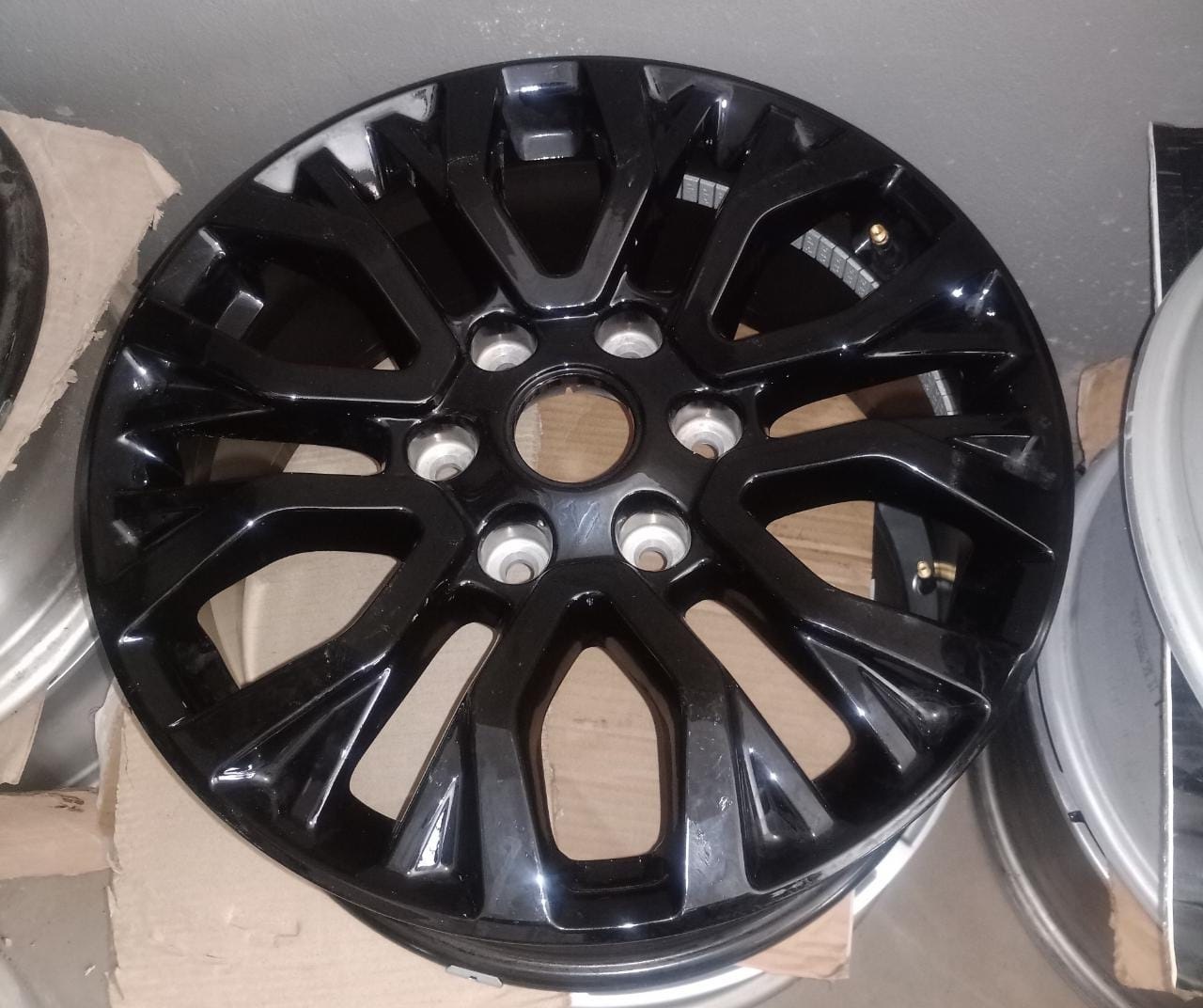 18inch Ford Thuder/Stormtrack original mag to use for spare wheel - Private Seller 18inch Ford Thuder/Stormtrack original mag to use for spare wheel - Private Seller